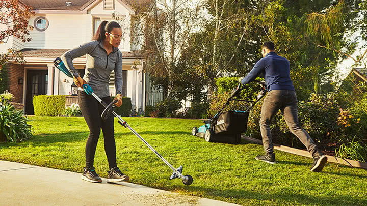 Photo of trimmer in action